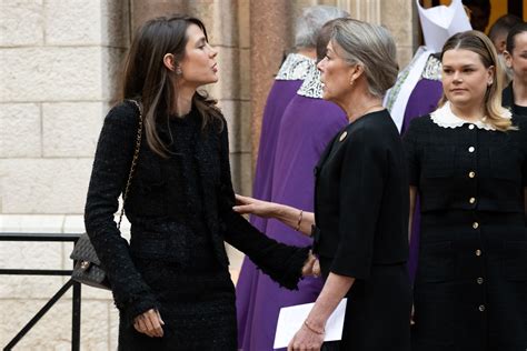 Charlotte Casiraghi vestito bianco e nero Chanel .